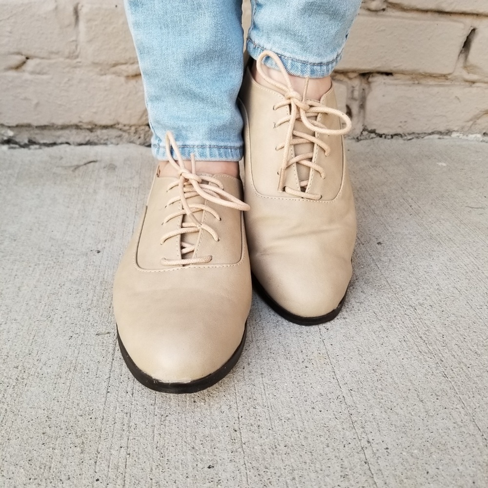 Nude Lace Up Oxford Flats - Picture 6 of 7